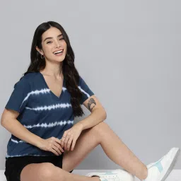 Women Chevron/Zig Zag V Neck Pure Cotton Blue T-Shirt-image-38