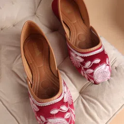 Ethnic Embroidred Jutis and Mojaris Bellies For Women-image-3