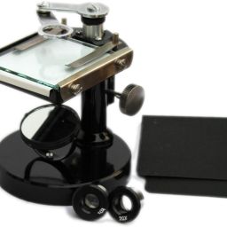 Dissecting microscope for students and laboratory with eyepieces and objectives for optics experiment,thermocol pack good quality low price-18