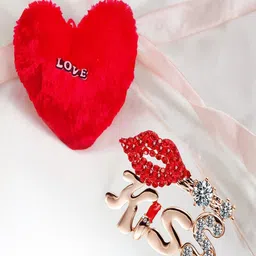UNIVERSITY TRENDZ Lips Brooch With Heart Pillow-image-21