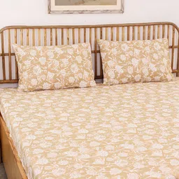 House This Genda Phool Beige Floral Cotton 144 TC King Bedsheet With 2 Pillow Covers-image-55