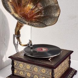 Gramophone Player Original Gramophone Record Player Working with Hand Key Without Eelecricity image 2