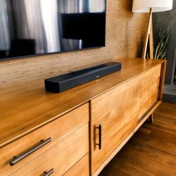 Bose Smart Soundbar 600 with Dolby Atmos, Bluetooth Wireless Sound Bar for TV with Build-in Microphone and Alexa Voice Control, Black image 4