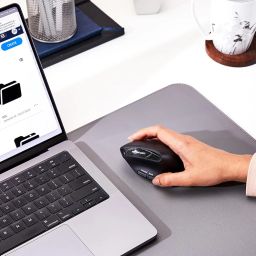amazon basics Pro Series 2.4G Wireless Ergonomic Mouse for PC, Mac, Laptop | Dual Bluetooth Modes | 4 Adjustable DPI Settings Up to 2400 | Shortcut Buttons | Connects up to 3 Devices (Black) image 3