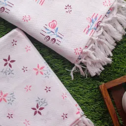 ZAHYA White Floral Set of 2 Cotton Feather Light Towel Set-picture-18