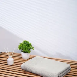 Himeya Silver-Coloured Solid 650 GSM Cotton Bath Towel-3