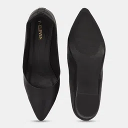 T.ELEVEN Pointed Toe Block Pumps image 2