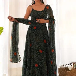 LABELKBBRAND Shoulder Straps Floral Printed Regular Silk Chiffon Anarkali Kurta Set-4