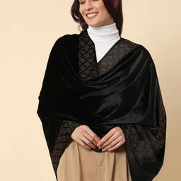 HERE&NOW Velvet Crystal Work Shawl-29