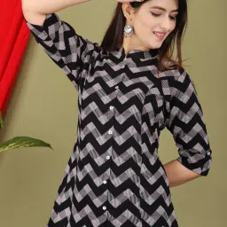 Casual Roll Up Sleeves Printed Women Black Top-image-17