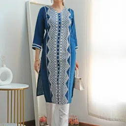 Women Chikan Embroidery Cotton Rayon Straight Kurta-image-36