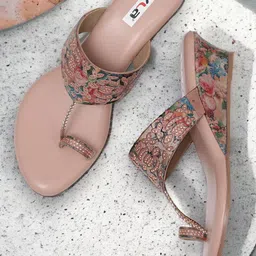Zyla Printed One Toe Wedges-18