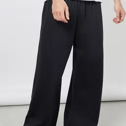 Styli Men Solid Wide Leg Jogger with Drawstring Closure image 1