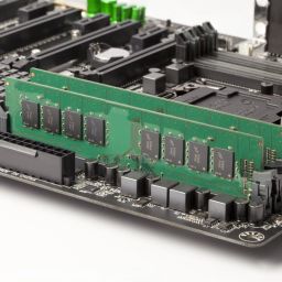 Crucial CT4G4DFS8266 DDR4 4 GB Laptop (RAM 4GB DDR4 2666 MHz CL19 Desktop Memory) image 4