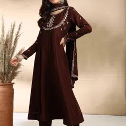 Women Silk Blend Kurta Pant Dupatta Set-image-50