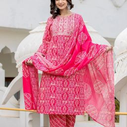 Women Cotton Blend Kurta Pant Dupatta Set-image-76
