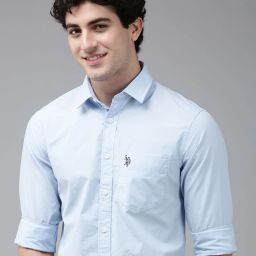 Men Regular Fit Solid Cut Away Collar Casual Shirt-image-4