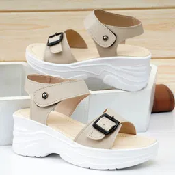 shozie Women Wedges Sandal-picture-38