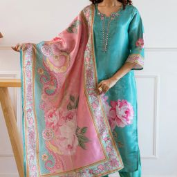 Women Silk Blend Kurta Pant Dupatta Set-image-5
