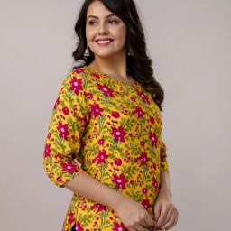 Casual Regular Sleeves Printed Women Yellow Top-image-76