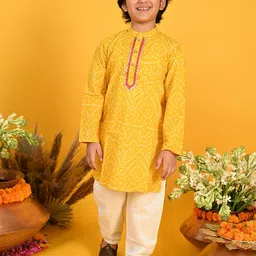 SAKA DESIGNS Boys Bandhani Printed Gotta Patti Kurta with Pyjamas-picture-17