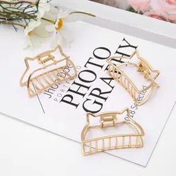VAGHBHATT Women Gold-Toned Set of 3 Claw Clips-7
