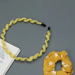 Yellow Bee Girls Set of 2 Hair Accessory Set-56