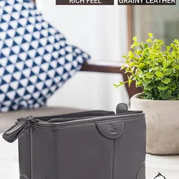 Kara Unisex Dark Brown Obama Travel Leather Toiletry Kit-58
