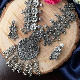 The Pari Silver-Plated Oxidized Necklace And Earrings-27
