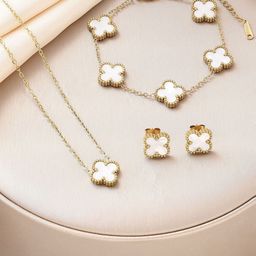 MEENAZ Gold Plated Stone Studded Jewellery Set-49