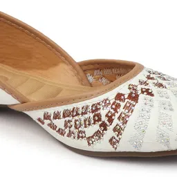 Ethnic Embroidred Jutis and Mojaris Bellies For Women-image-62