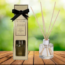 Sim & Ross | English Oak & Blackcurrant Reed Diffuser Set | Includes 5 Wooden Reed Sticks | 50ml, Toxin Free & Calming Effect, Room Freshener for Home, Bedroom, Bathroom Diffuser-96