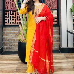 Women Cotton Blend Kurta Pant Dupatta Set-image-71