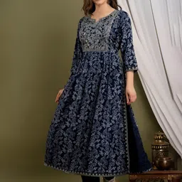 Subh LAXMI Floral Printed Thread Work A-Line Kurta With Trousers & Dupatta image 4