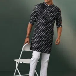 SHVAAS by VASTRAMAY Ethnic Motifs Mandarin Collar Long Sleeves Pure Cotton Kurta Set-image-6