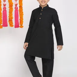 VASTRAMAY Boys Black Kurta with Pyjamas-image-72