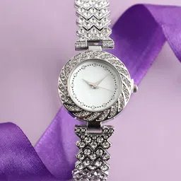 HAUTE SAUCE by Campus Sutra Women Embellished Dial & Bracelet Style Straps Analogue Watch AW24_HSWC1172-image-78