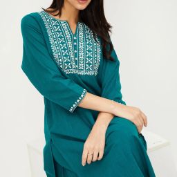 Women Cotton Blend Kurta Pyjama Set-image-31