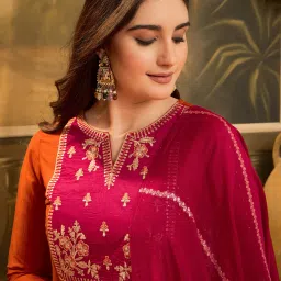 SheWill Orange DChinon Silk Blend Thread Zari Sequence Cut Kurta Pant Dupatta Embroidered Kurta, Trouser/Pant & Dupatta Set image 5