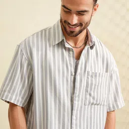 LOCOMOTIVE White & Pink Cotton Linen Textured Checked Oversized Overshirt-image-59