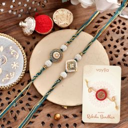 Thread Traditional Inspired Men's White Pearls Embellished Thread Rakhis Mauli Thread Chawal Roli Pack Set-0