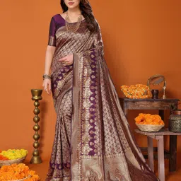 yashika Self Design Kanjivaram Silk Blend Saree-picture-1