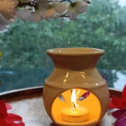 PEEPRESION Ceramic White Oil Burner Diffuser With 2 can & 2 Lavender Aroma Oil (10ml Each) Scented Air Diffuser For Home, Office, Club, Studio, Bathroom, Study Table, Gym Diffuser image 4