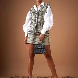 SASSAFRAS Off White Checked Single Breasted Sleeveless Blazer-image-98