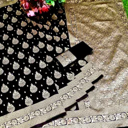 Woven Banarasi Silk Blend Saree-image-12