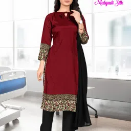 Women Art Silk Printed Suit-image-7