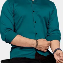 Men Regular Fit Solid Spread Collar Party Shirt-image-49