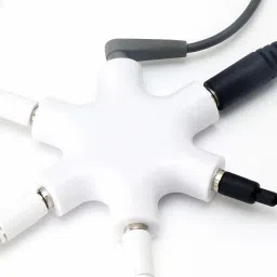 Triangle Ant White 6 Way 3.5 mm™ Jack Multi Headphone Audio Splitter white Phone Converter-12