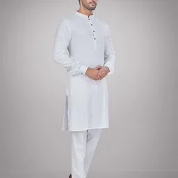 jugg jugg jeeyo Men Self Design Silk Blend Straight Kurta-picture-25