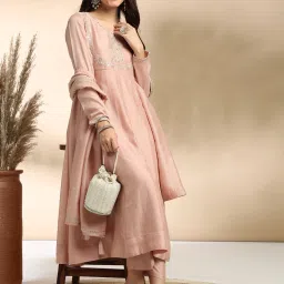 Women Silk Blend Kurta Pant Dupatta Set-picture-17